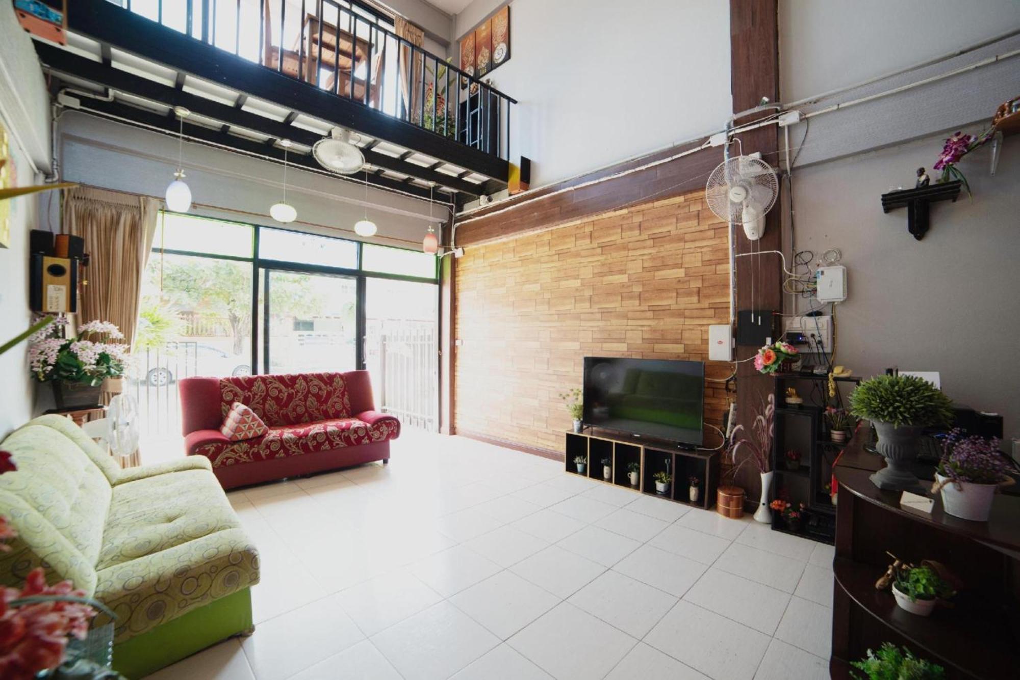 Oyo 465 Krung Kao Traveller Lodge Phra Nakhon Si Ayutthaya Exterior foto